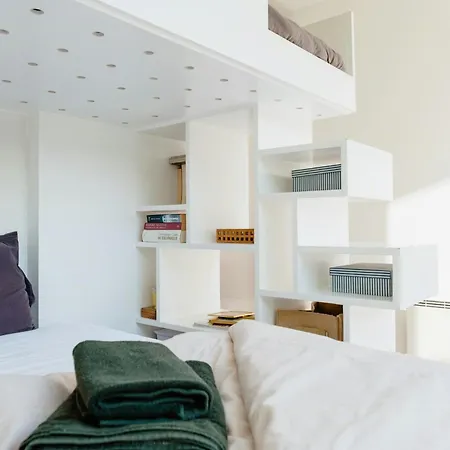 Morning Sun And Starry Sky From Bed * Yderby